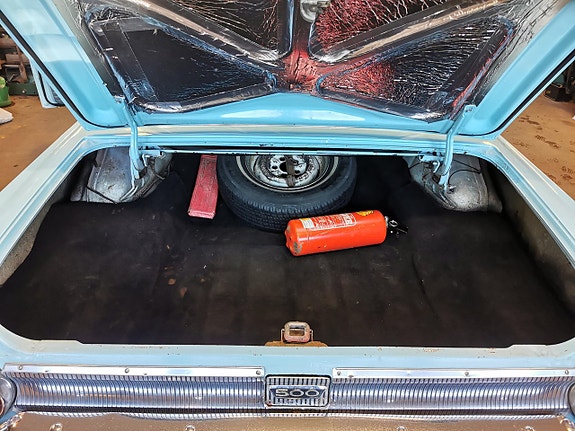 Ford Galaxie 10 of 12