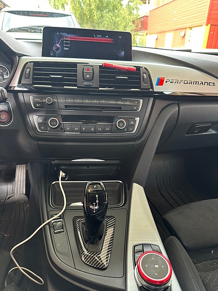 BMW 320d 14 of 19