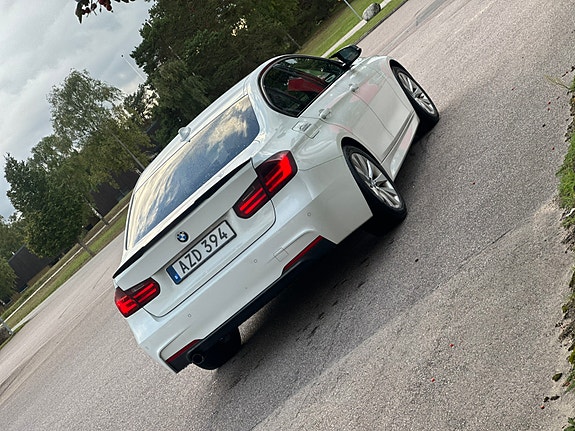 BMW 320d 8 of 19