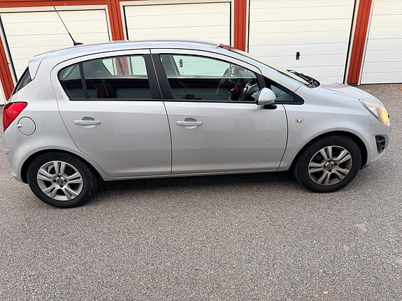 Opel Corsa 2 of 7