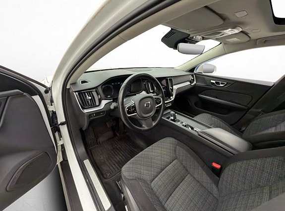 Volvo V60 Cross Country 12 of 13