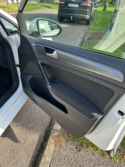 Volkswagen Golf VII 8 of 12