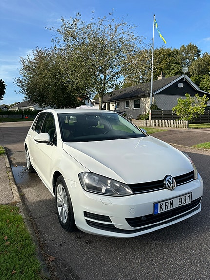 Volkswagen Golf VII 2 of 12