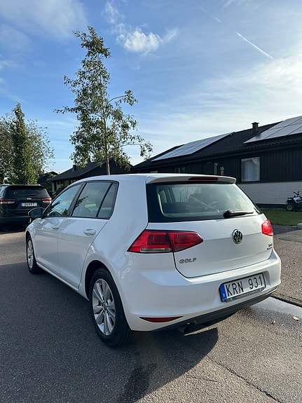 Volkswagen Golf VII 5 of 12