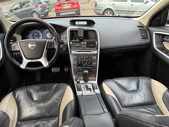 Volvo XC60 30 of 30
