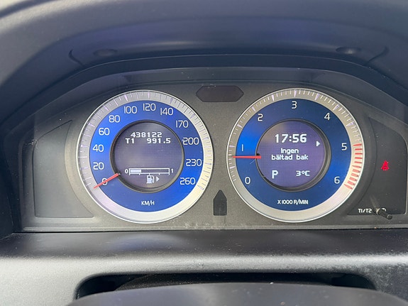 Volvo XC60 27 of 30