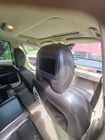 Volvo XC70 9 of 12