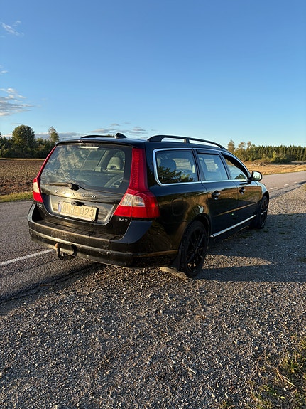 Volvo V70 4 of 10