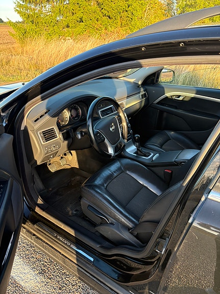 Volvo V70 5 of 10