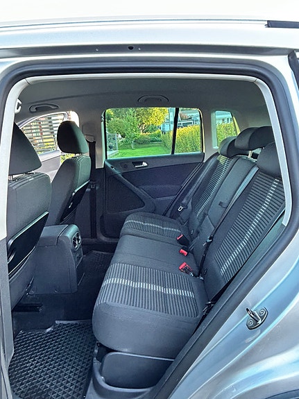Volkswagen Tiguan 4 of 6