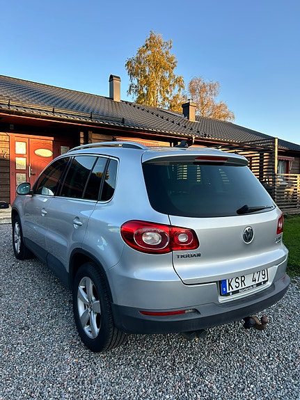 Volkswagen Tiguan 2 of 6