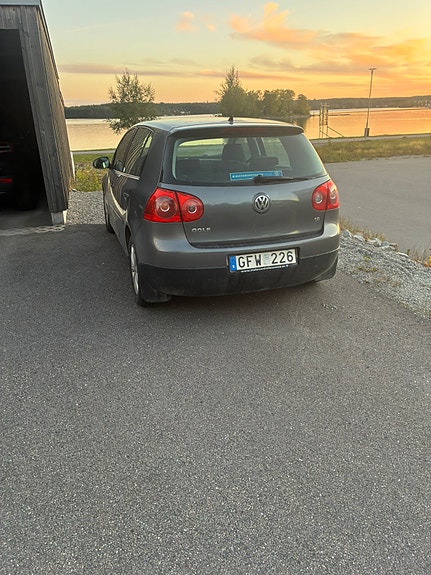Volkswagen Golf V 3 of 5