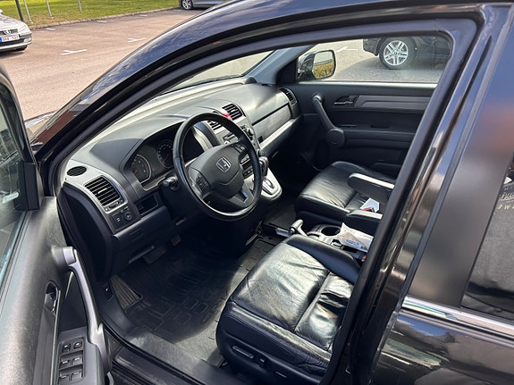 Honda CR-V 3 of 4