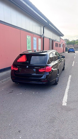 BMW 320d 2 of 7