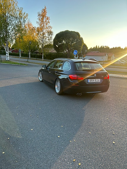 BMW 520d 3 of 12