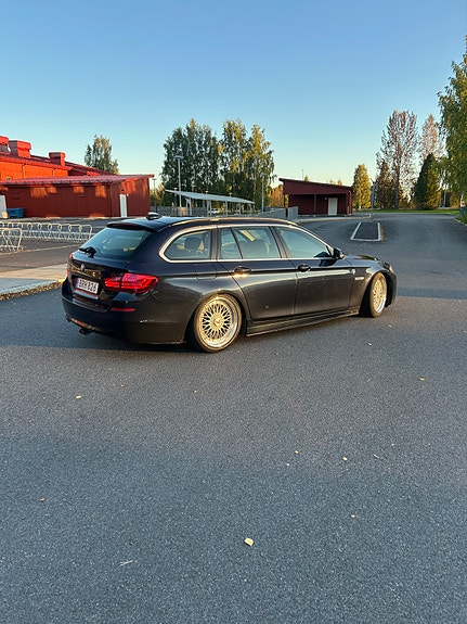 BMW 520d 2 of 12