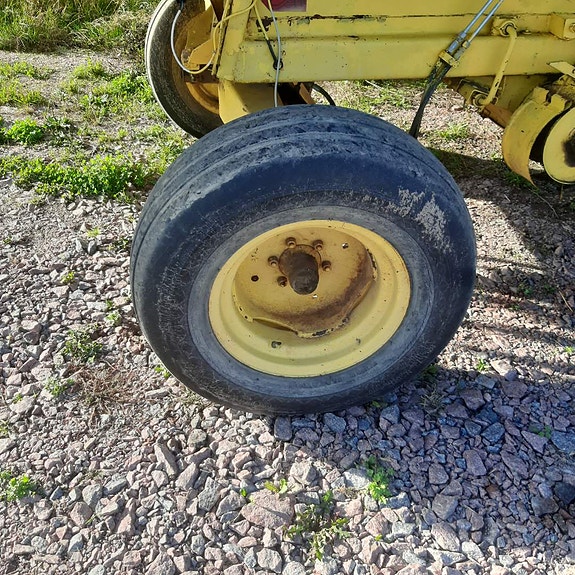 New Holland Clayson 8050 6 of 13