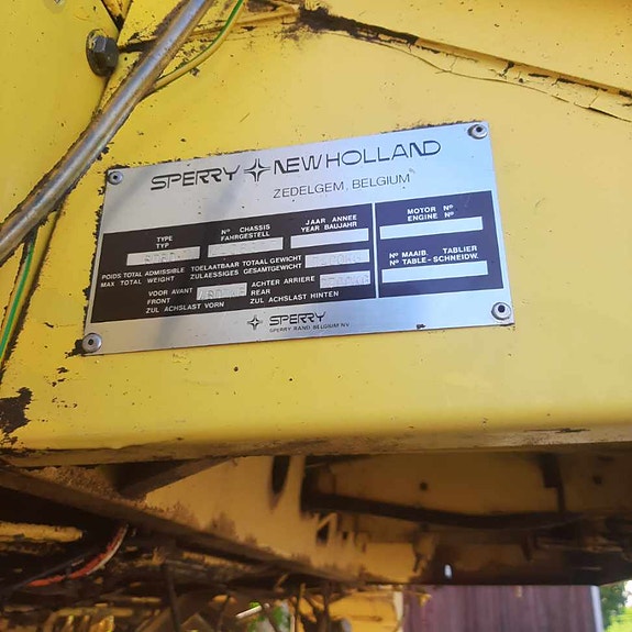 New Holland Clayson 8050 11 of 13
