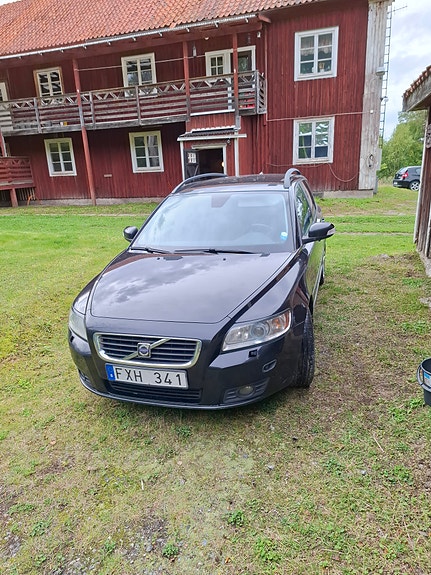 Volvo V50 8 of 9