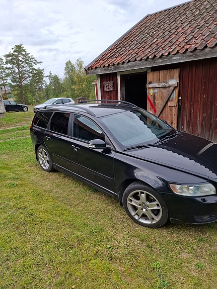 Volvo V50 7 of 9