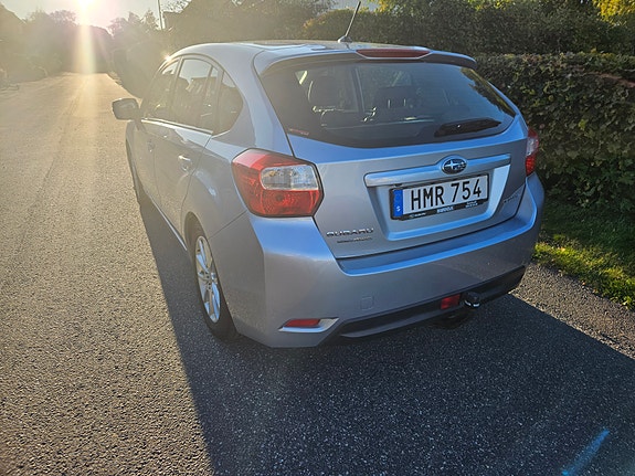 Subaru Impreza 3 of 10