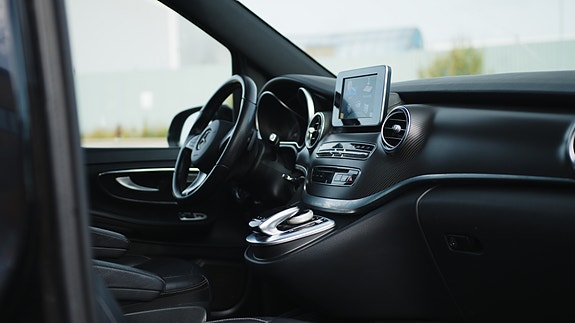 Mercedes-Benz V220 d 4 of 13