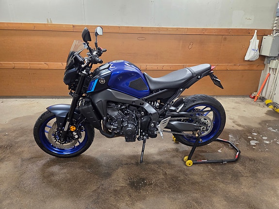 Yamaha MT-09 2 of 6