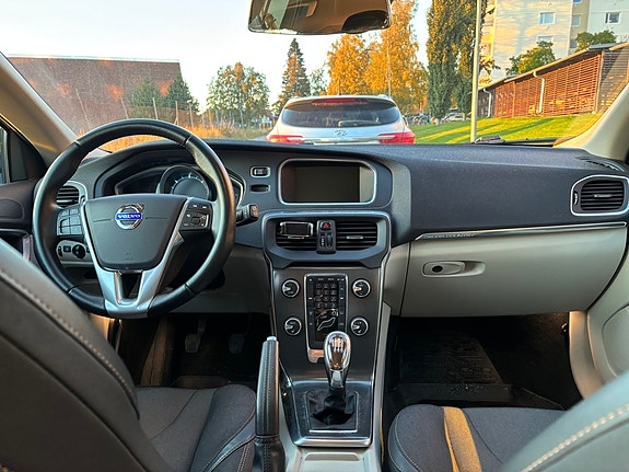 Volvo V40 Cross Country 8 of 8