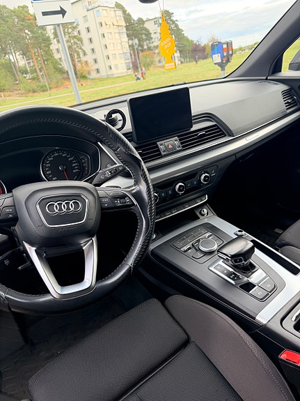 Audi Q5 7 of 8