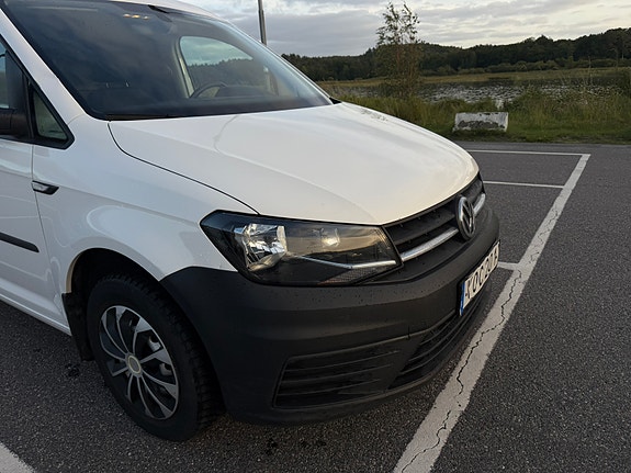 Volkswagen Caddy 2 of 6