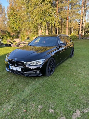 BMW 320d 2 of 10