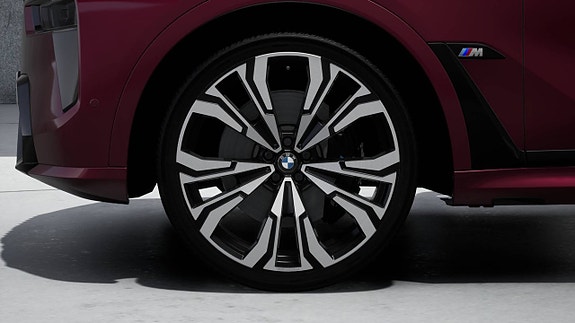 BMW X7 4 of 11