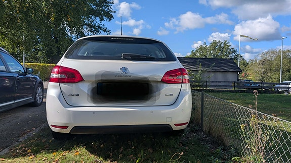 Peugeot 308 SW 3 of 7