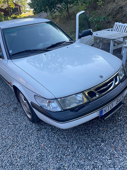 Saab 900 2 of 6
