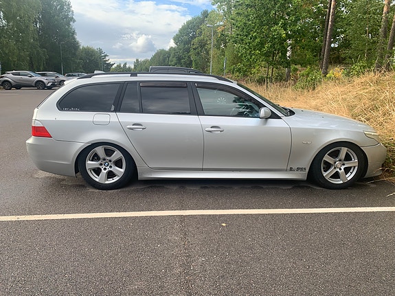 BMW 525i 3 of 6
