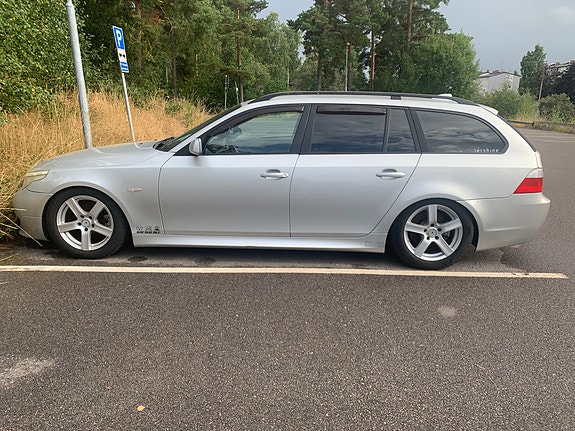 BMW 525i 2 of 6
