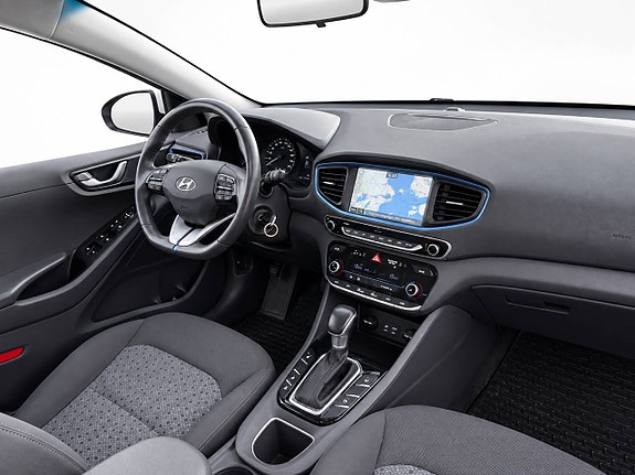 Hyundai IONIQ 10 of 13