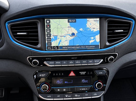 Hyundai IONIQ 12 of 13