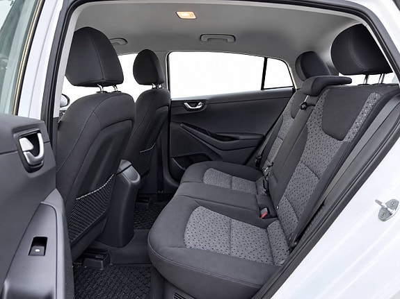 Hyundai IONIQ 8 of 13