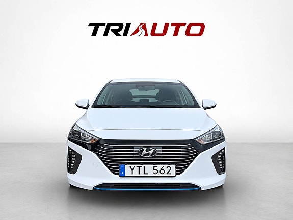 Hyundai IONIQ 2 of 13