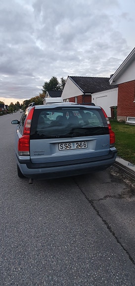 Volvo V70 3 of 6