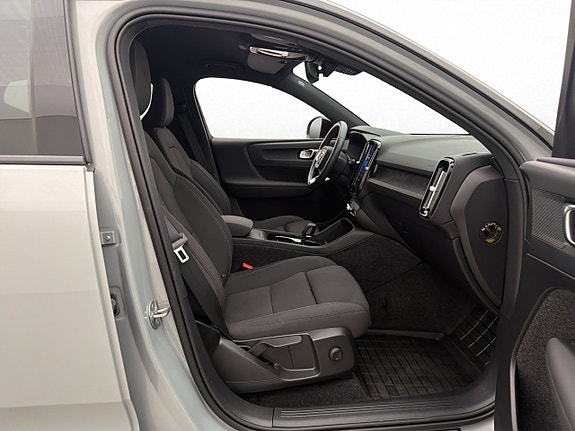 Volvo XC40 27 of 30