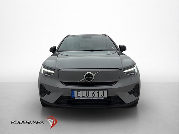 Volvo XC40 2 of 30