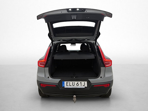 Volvo XC40 30 of 30