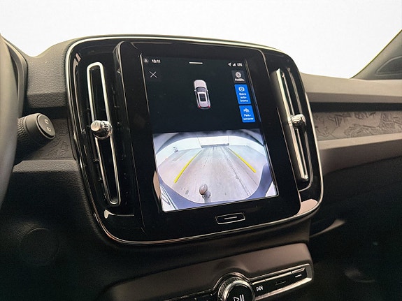 Volvo XC40 19 of 30