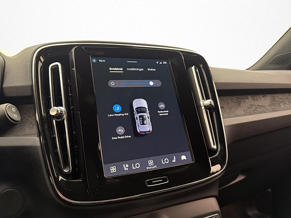 Volvo XC40 23 of 30