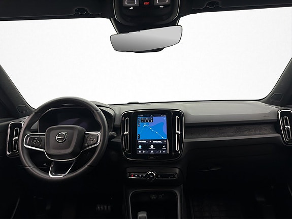 Volvo XC40 14 of 30