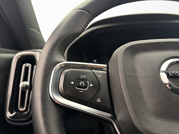 Volvo XC40 16 of 30