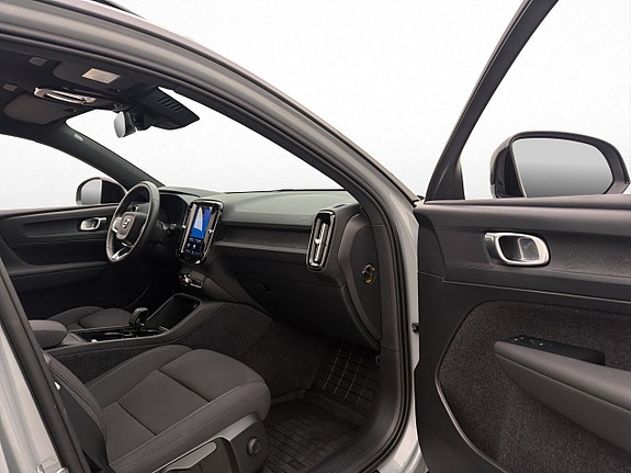 Volvo XC40 28 of 30