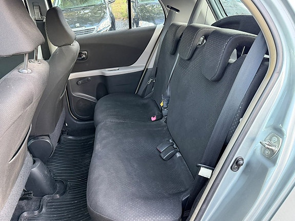 Toyota Yaris 14 of 19